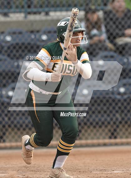 Thumbnail 2 in Mater Dei vs. Edison (Alan Dugard Classic) photogallery.