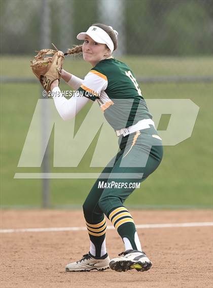 Thumbnail 2 in Mater Dei vs. Edison (Alan Dugard Classic) photogallery.