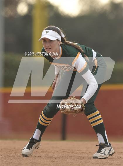 Thumbnail 2 in Mater Dei vs. Edison (Alan Dugard Classic) photogallery.