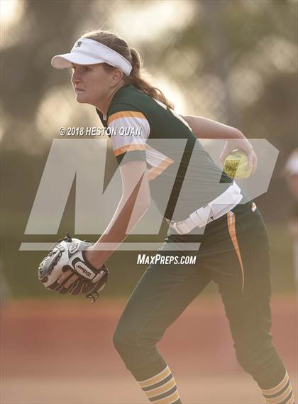 Thumbnail 2 in Mater Dei vs. Edison (Alan Dugard Classic) photogallery.