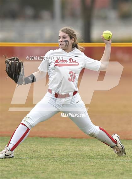 Thumbnail 2 in Mater Dei vs. Edison (Alan Dugard Classic) photogallery.