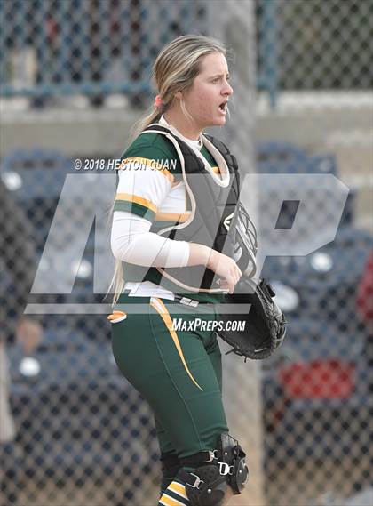Thumbnail 2 in Mater Dei vs. Edison (Alan Dugard Classic) photogallery.