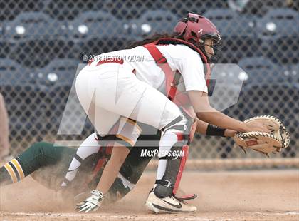 Thumbnail 2 in Mater Dei vs. Edison (Alan Dugard Classic) photogallery.