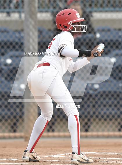 Thumbnail 3 in Mater Dei vs. Edison (Alan Dugard Classic) photogallery.