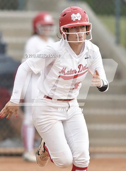 Thumbnail 1 in Mater Dei vs. Edison (Alan Dugard Classic) photogallery.