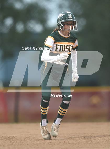 Thumbnail 3 in Mater Dei vs. Edison (Alan Dugard Classic) photogallery.