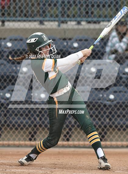 Thumbnail 3 in Mater Dei vs. Edison (Alan Dugard Classic) photogallery.