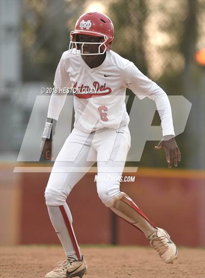 Thumbnail 1 in Mater Dei vs. Edison (Alan Dugard Classic) photogallery.