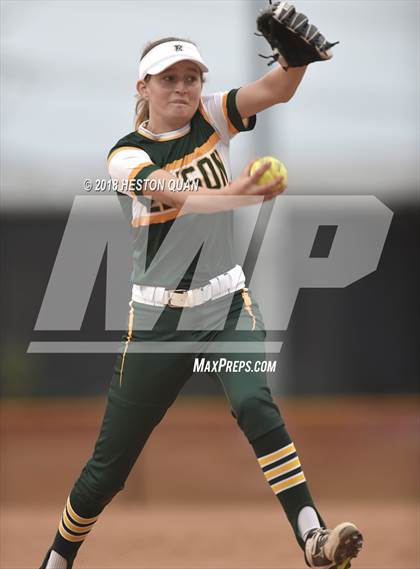 Thumbnail 1 in Mater Dei vs. Edison (Alan Dugard Classic) photogallery.