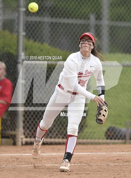 Thumbnail 3 in Mater Dei vs. Edison (Alan Dugard Classic) photogallery.