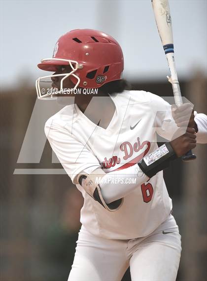 Thumbnail 1 in Mater Dei vs. Edison (Alan Dugard Classic) photogallery.
