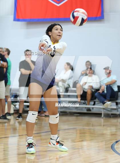 Thumbnail 3 in Winter Haven vs South Fork (Nike Tournament of Champions) photogallery.
