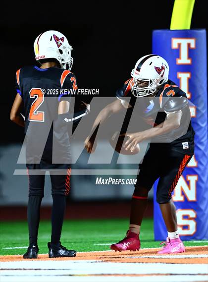 Thumbnail 2 in FR: Valley Christian @ Thunderbird photogallery.