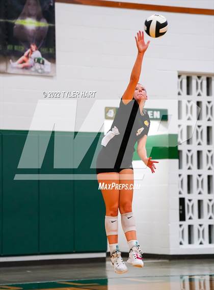Thumbnail 1 in Speedway vs. Guerin Catholic (IHSAA 3A Regional Semi Final) photogallery.