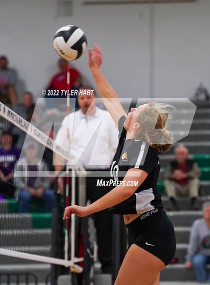 Thumbnail 2 in Speedway vs. Guerin Catholic (IHSAA 3A Regional Semi Final) photogallery.