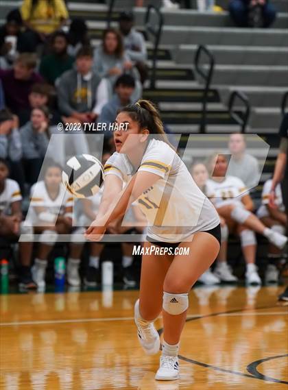 Thumbnail 1 in Speedway vs. Guerin Catholic (IHSAA 3A Regional Semi Final) photogallery.
