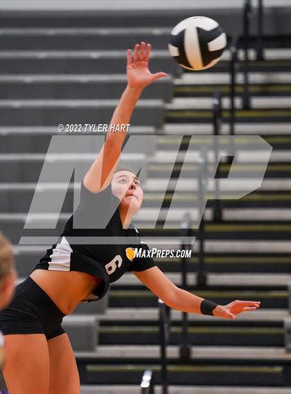 Thumbnail 1 in Speedway vs. Guerin Catholic (IHSAA 3A Regional Semi Final) photogallery.