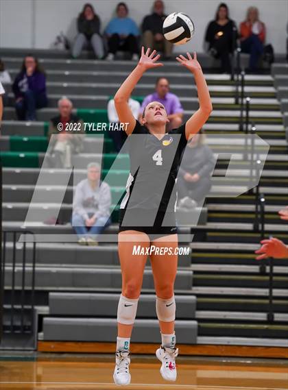 Thumbnail 3 in Speedway vs. Guerin Catholic (IHSAA 3A Regional Semi Final) photogallery.