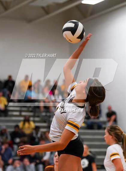 Thumbnail 2 in Speedway vs. Guerin Catholic (IHSAA 3A Regional Semi Final) photogallery.