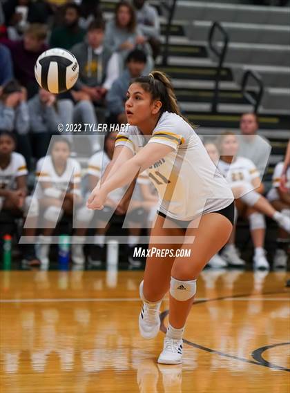 Thumbnail 2 in Speedway vs. Guerin Catholic (IHSAA 3A Regional Semi Final) photogallery.