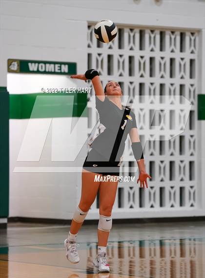 Thumbnail 3 in Speedway vs. Guerin Catholic (IHSAA 3A Regional Semi Final) photogallery.
