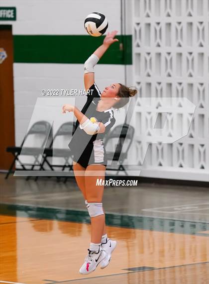 Thumbnail 3 in Speedway vs. Guerin Catholic (IHSAA 3A Regional Semi Final) photogallery.