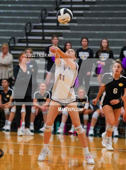 Thumbnail 3 in Speedway vs. Guerin Catholic (IHSAA 3A Regional Semi Final) photogallery.