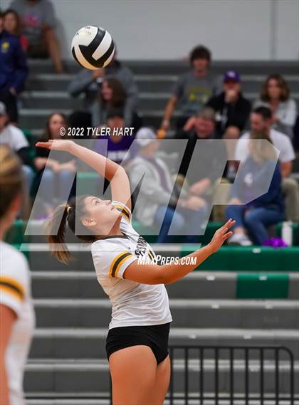 Thumbnail 2 in Speedway vs. Guerin Catholic (IHSAA 3A Regional Semi Final) photogallery.