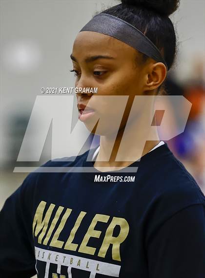 Thumbnail 2 in Hamilton Southeastern vs Noblesville (IHSAA 4A Sectional First Round) photogallery.