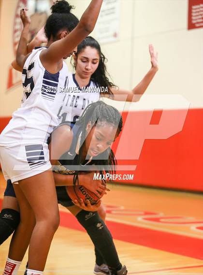 Thumbnail 3 in Notre Dame (SO) vs West Ranch (West Coast Holiday Classic) photogallery.