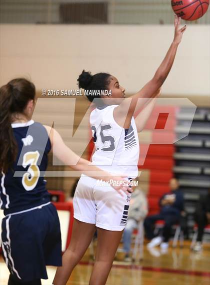 Thumbnail 3 in Notre Dame (SO) vs West Ranch (West Coast Holiday Classic) photogallery.