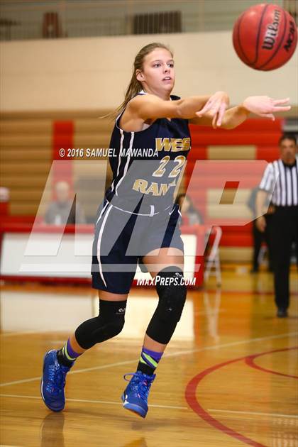 Thumbnail 3 in Notre Dame (SO) vs West Ranch (West Coast Holiday Classic) photogallery.