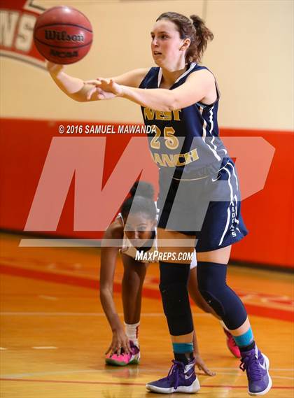 Thumbnail 3 in Notre Dame (SO) vs West Ranch (West Coast Holiday Classic) photogallery.