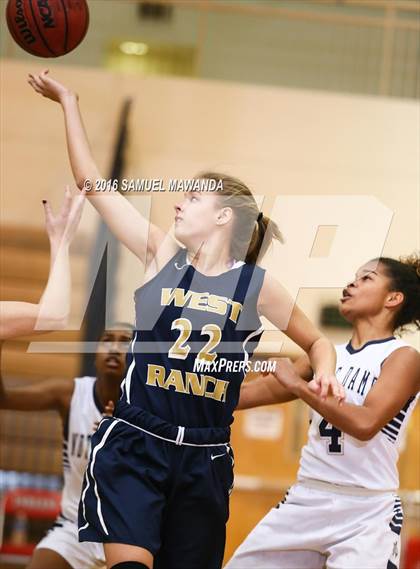Thumbnail 3 in Notre Dame (SO) vs West Ranch (West Coast Holiday Classic) photogallery.
