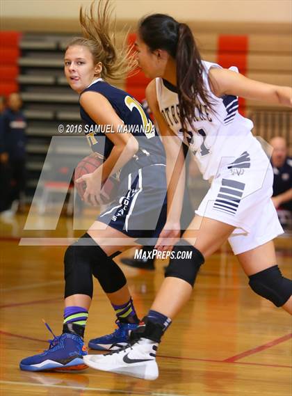 Thumbnail 2 in Notre Dame (SO) vs West Ranch (West Coast Holiday Classic) photogallery.