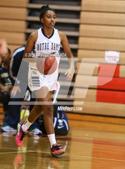 Thumbnail 3 in Notre Dame (SO) vs West Ranch (West Coast Holiday Classic) photogallery.