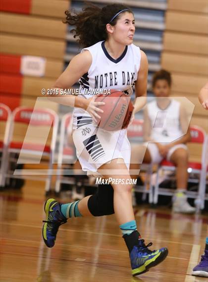 Thumbnail 3 in Notre Dame (SO) vs West Ranch (West Coast Holiday Classic) photogallery.