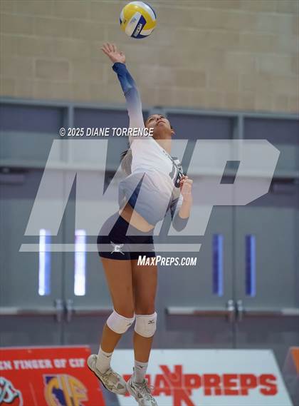 Thumbnail 3 in Clovis West vs Cypress (CIF State Division 2 Final) photogallery.