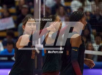 Thumbnail 3 in Clovis West vs Cypress (CIF State Division 2 Final) photogallery.