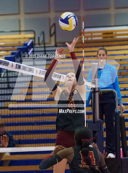 Thumbnail 1 in Clovis West vs Cypress (CIF State Division 2 Final) photogallery.