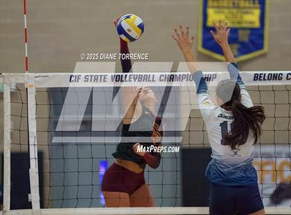 Thumbnail 3 in Clovis West vs Cypress (CIF State Division 2 Final) photogallery.