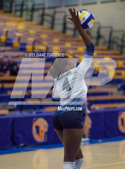 Thumbnail 2 in Clovis West vs Cypress (CIF State Division 2 Final) photogallery.