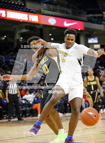 Thumbnail 2 in St. Frances Academy vs. Simeon (Chicago Elite Classic) photogallery.