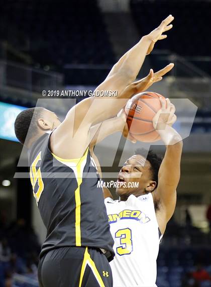 Thumbnail 2 in St. Frances Academy vs. Simeon (Chicago Elite Classic) photogallery.