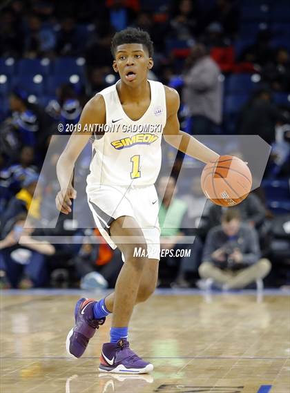 Thumbnail 2 in St. Frances Academy vs. Simeon (Chicago Elite Classic) photogallery.