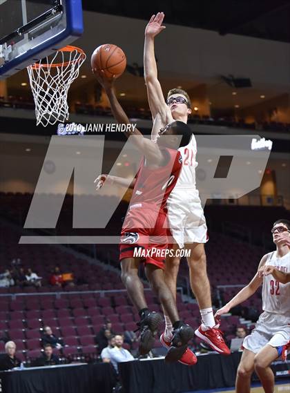 Thumbnail 1 in Mater Dei vs. Centennial (Tarkanian Classic) photogallery.