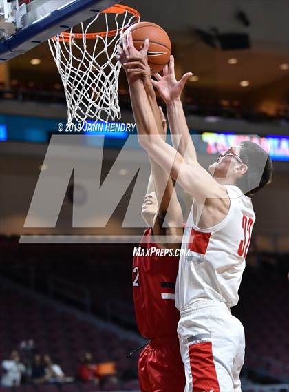 Thumbnail 2 in Mater Dei vs. Centennial (Tarkanian Classic) photogallery.