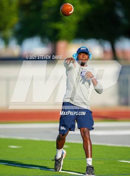 Thumbnail 2 in Saguaro @ Higley (Scrimmage) photogallery.