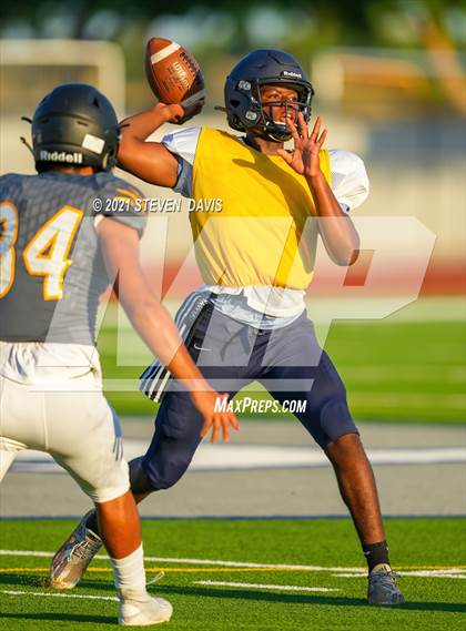 Thumbnail 3 in Saguaro @ Higley (Scrimmage) photogallery.