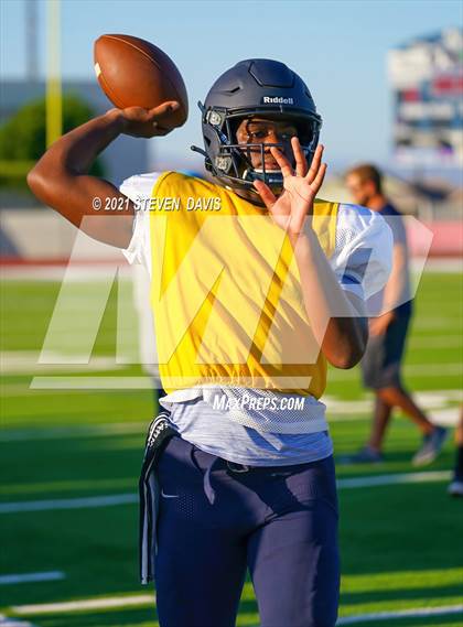 Thumbnail 3 in Saguaro @ Higley (Scrimmage) photogallery.